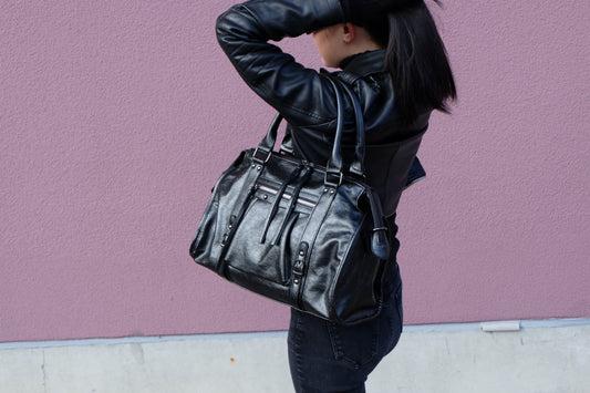 5 Brilliant Ways to Style a Tote Bag for Work Without Breaking the Bank